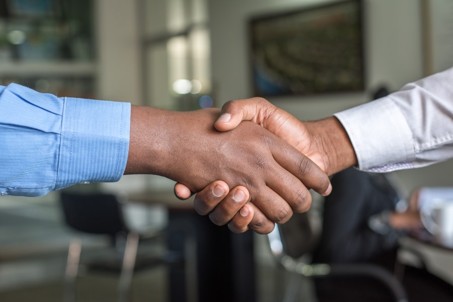 Customer care specialist helping a subscriber on a digital support channel